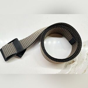 NWOT Lululemon Commission Belt Size S